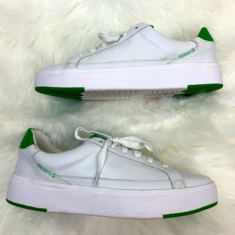 Kizik Vegas Clover Slip On Sneaker Sustainable Leather Unisex 6/7.5